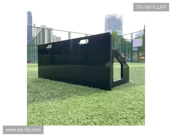 提高足球运动表现的关键:探索弹性更好的足球设计与应用 提高足球运动表现的关键:探索弹性更好的足球设计与应用